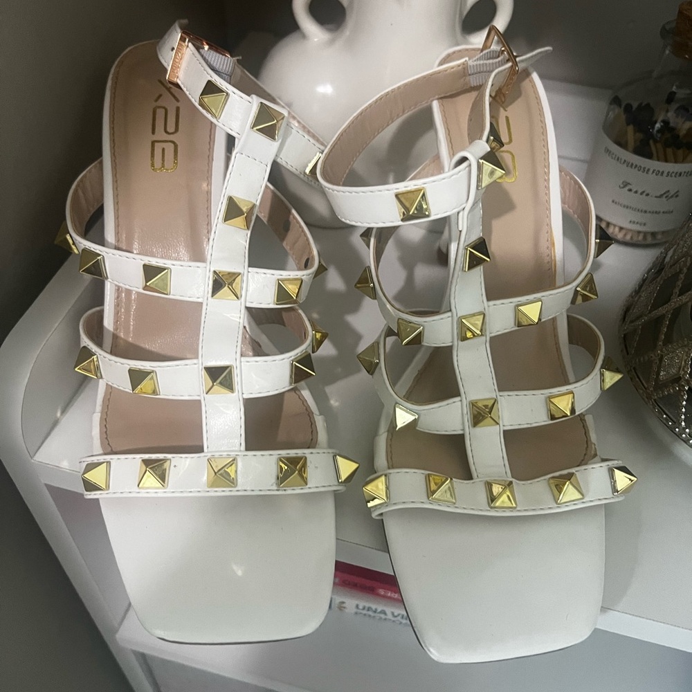 medium heel sneakers